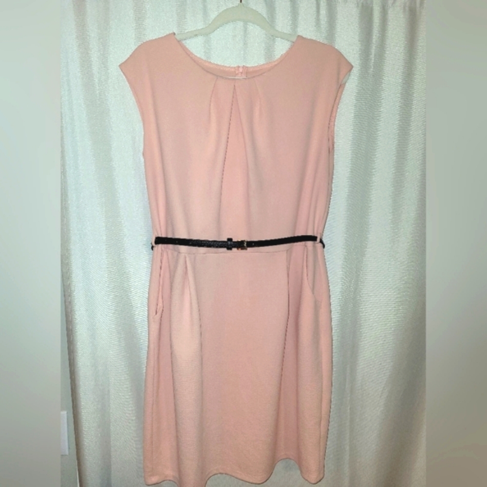 Dress - Picture 5 of 8